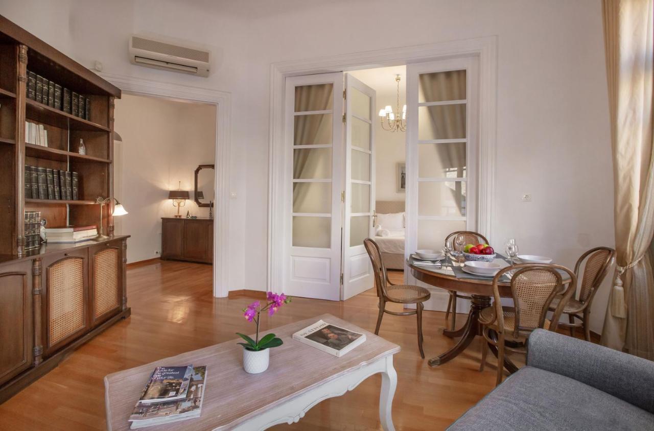 Neoclassical Apartment Close To Syntagma-Plaka By Ghh Афіни Екстер'єр фото