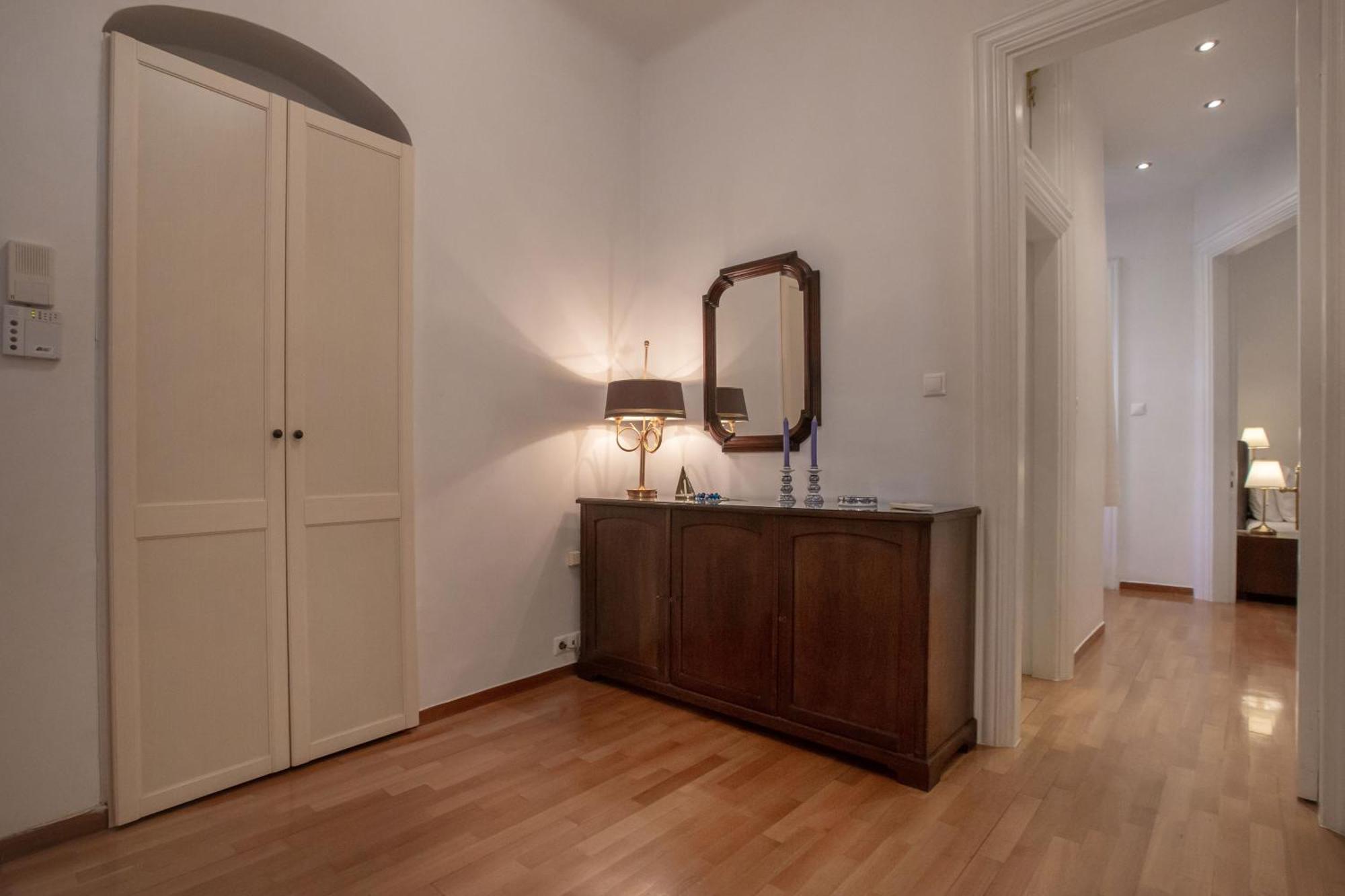 Neoclassical Apartment Close To Syntagma-Plaka By Ghh Афіни Екстер'єр фото